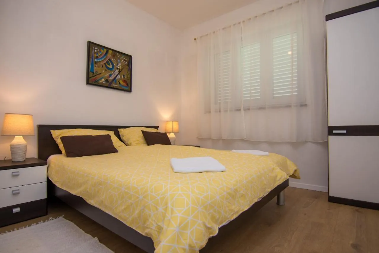 Apartment Dina Malinska Croácia