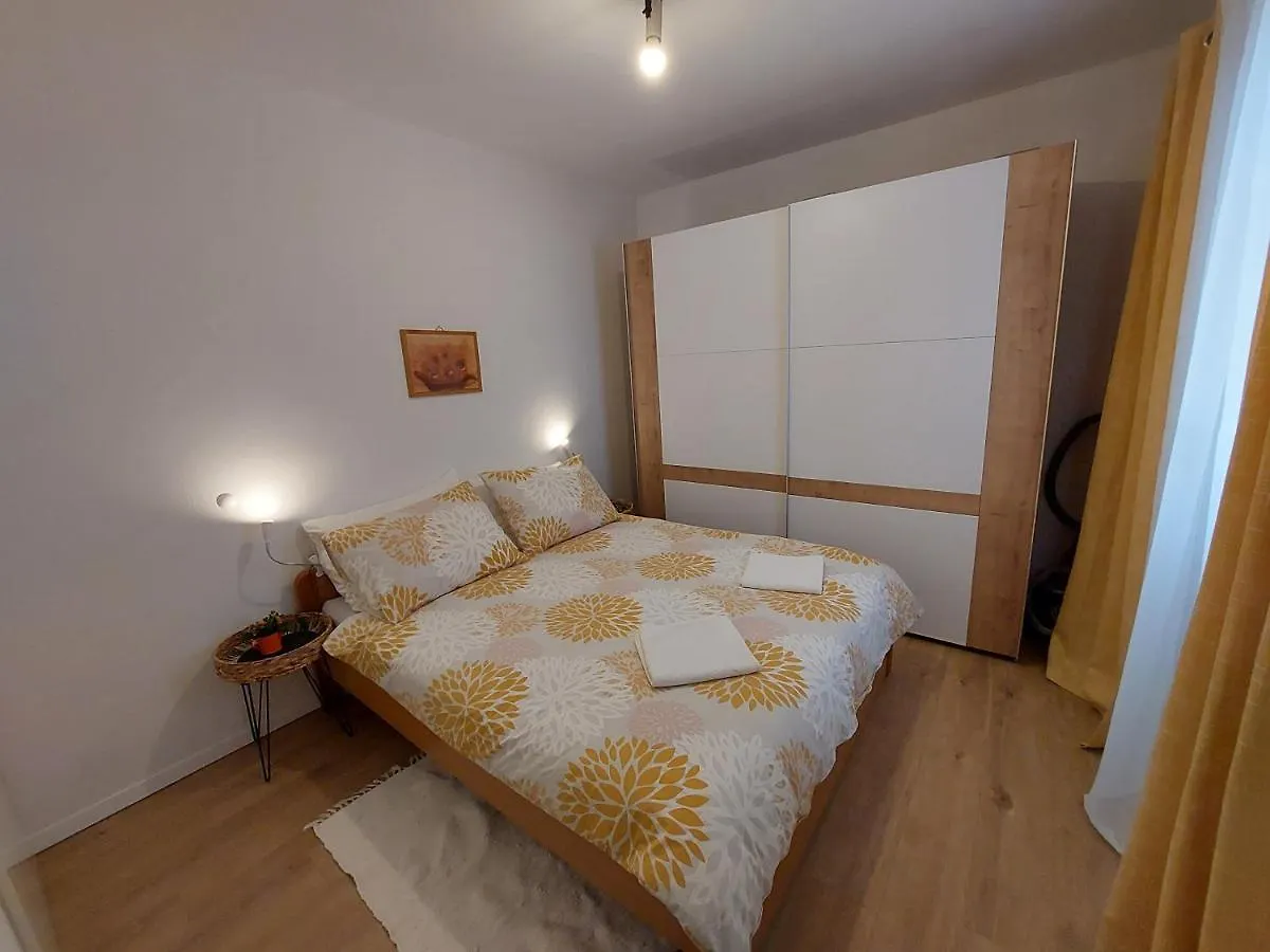 Apartment Dina Malinska