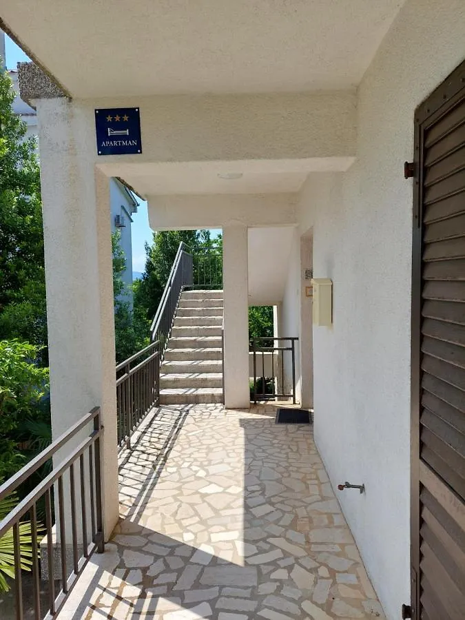 Apartment Dina Malinska 0*,  Kroatië